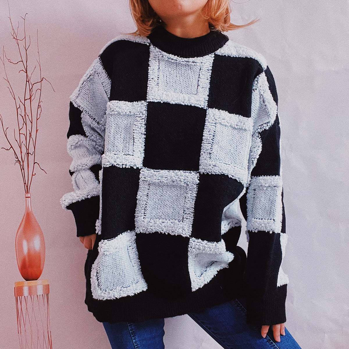 Aura Stylo - Checkered Round Neck Long Sleeve Sweater