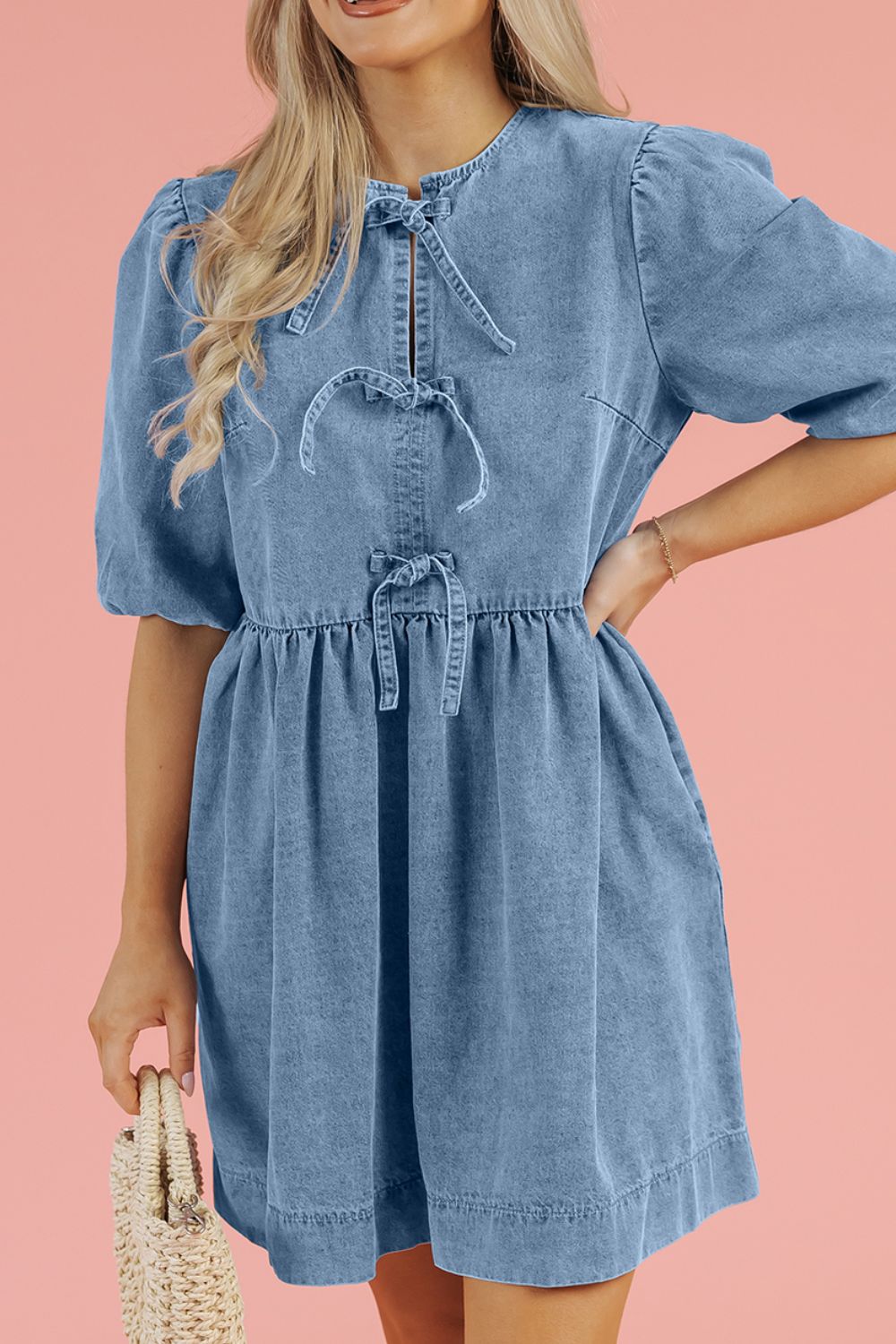 Aura Stylo - Bowknot Round Neck Half Sleeve Denim Dress