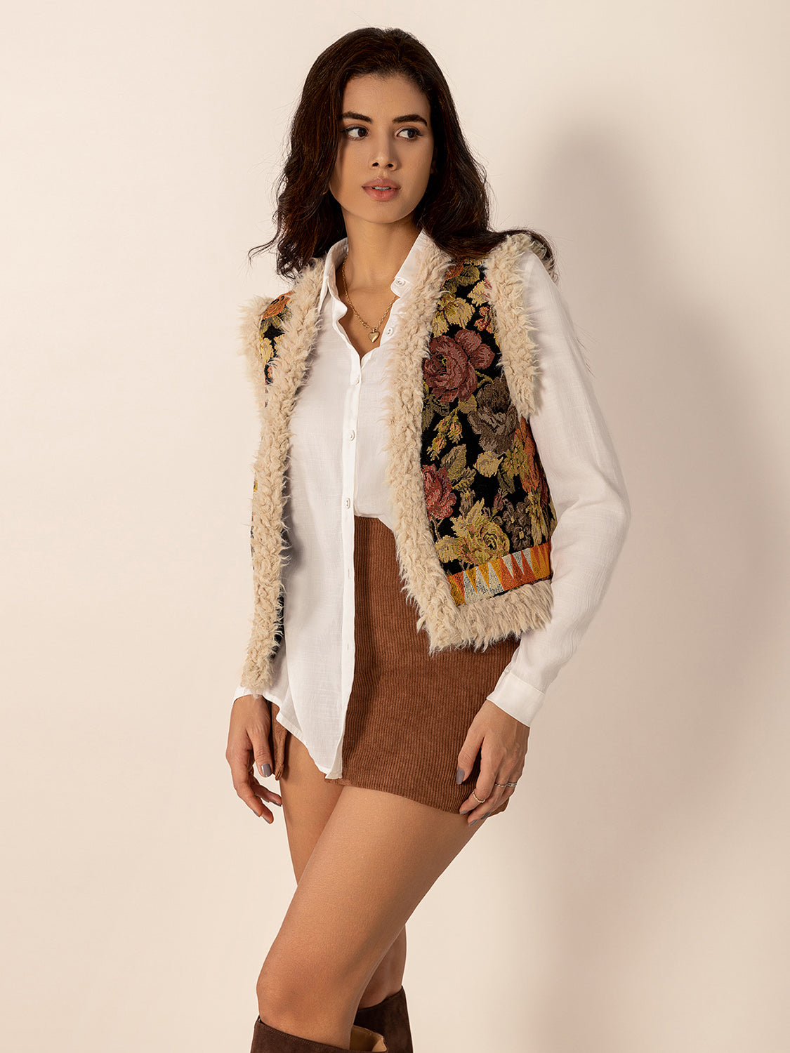 Aura Stylo - Embroidered Fuzzy Trim Open Front Vest Coat