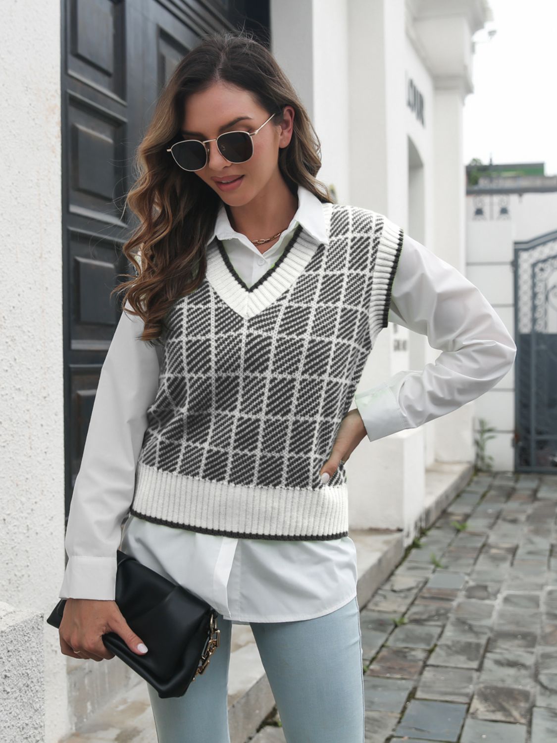 Aura Stylo - Plaid V-Neck Sweater Vest