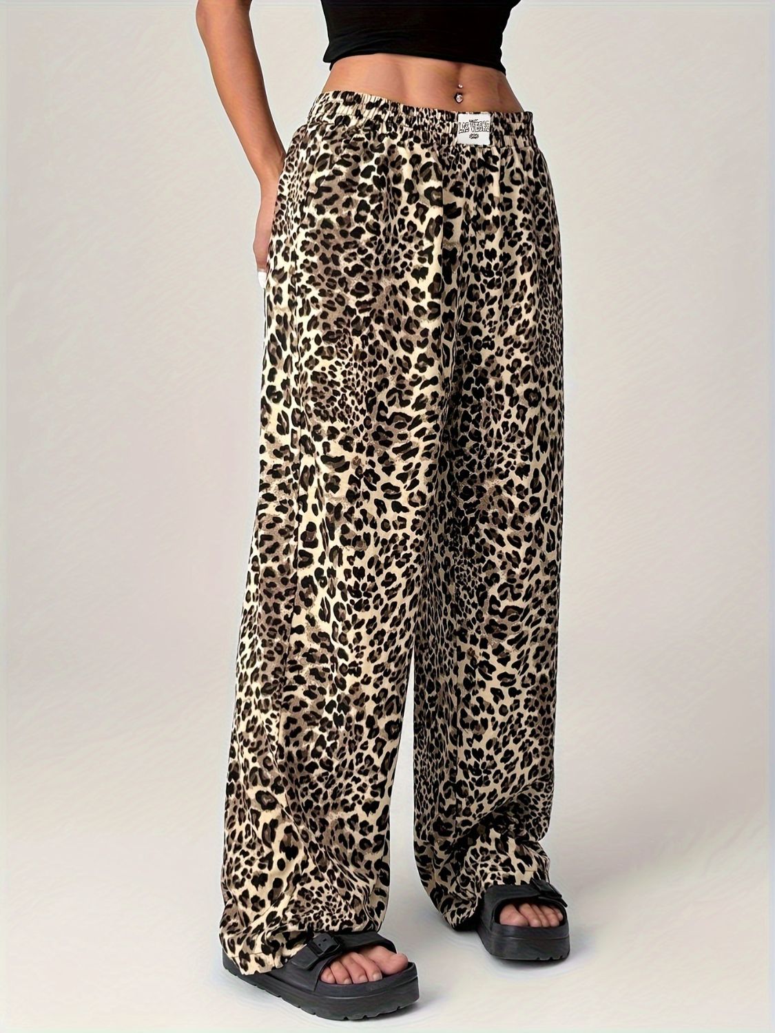 Aura Stylo - Leopard Wide Leg Pants with Pockets