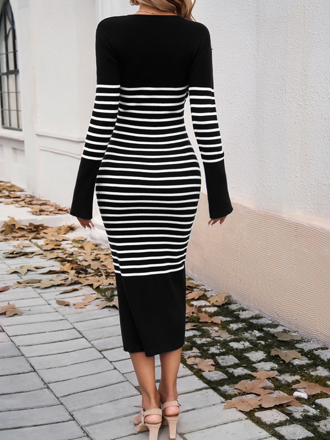 Aura Stylo - Devine Striped V-Neck Long Sleeve Sweater Dress