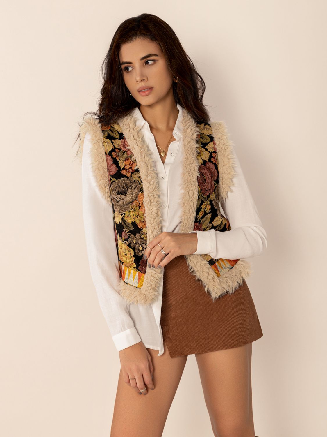 Aura Stylo - Embroidered Fuzzy Trim Open Front Vest Coat