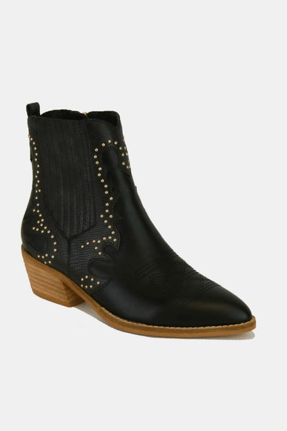 Aura Stylo - Beast Fashion Studded Detail Point Toe Boots