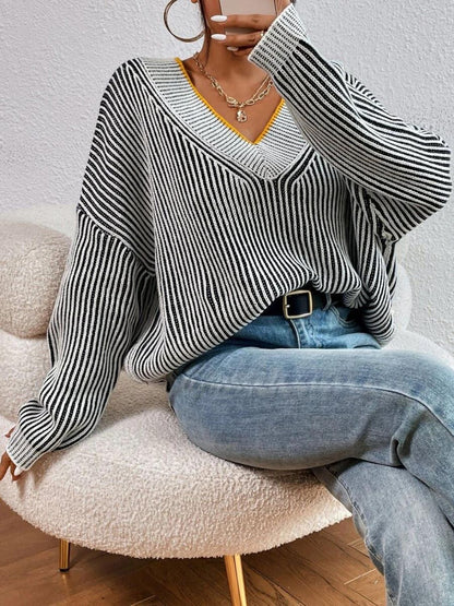 Aura Stylo - Striped V-Neck Long Sleeve Sweater