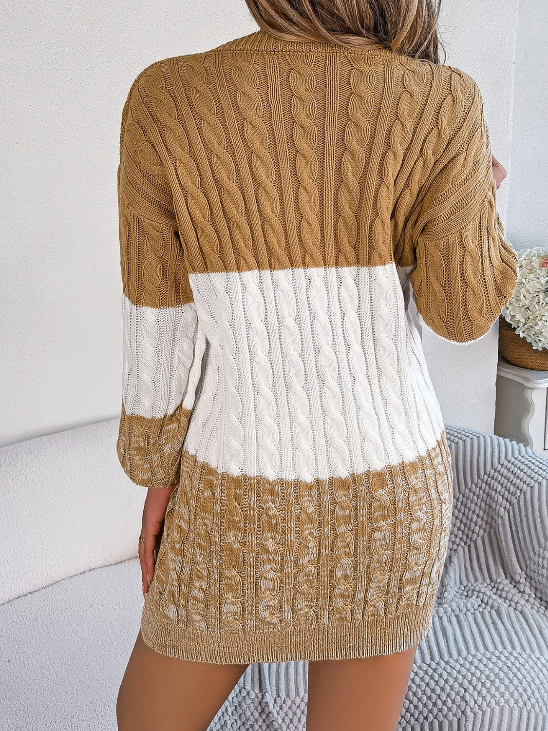 Aura Stylo - Cable-Knit Round Neck Color Block Sweater Dress