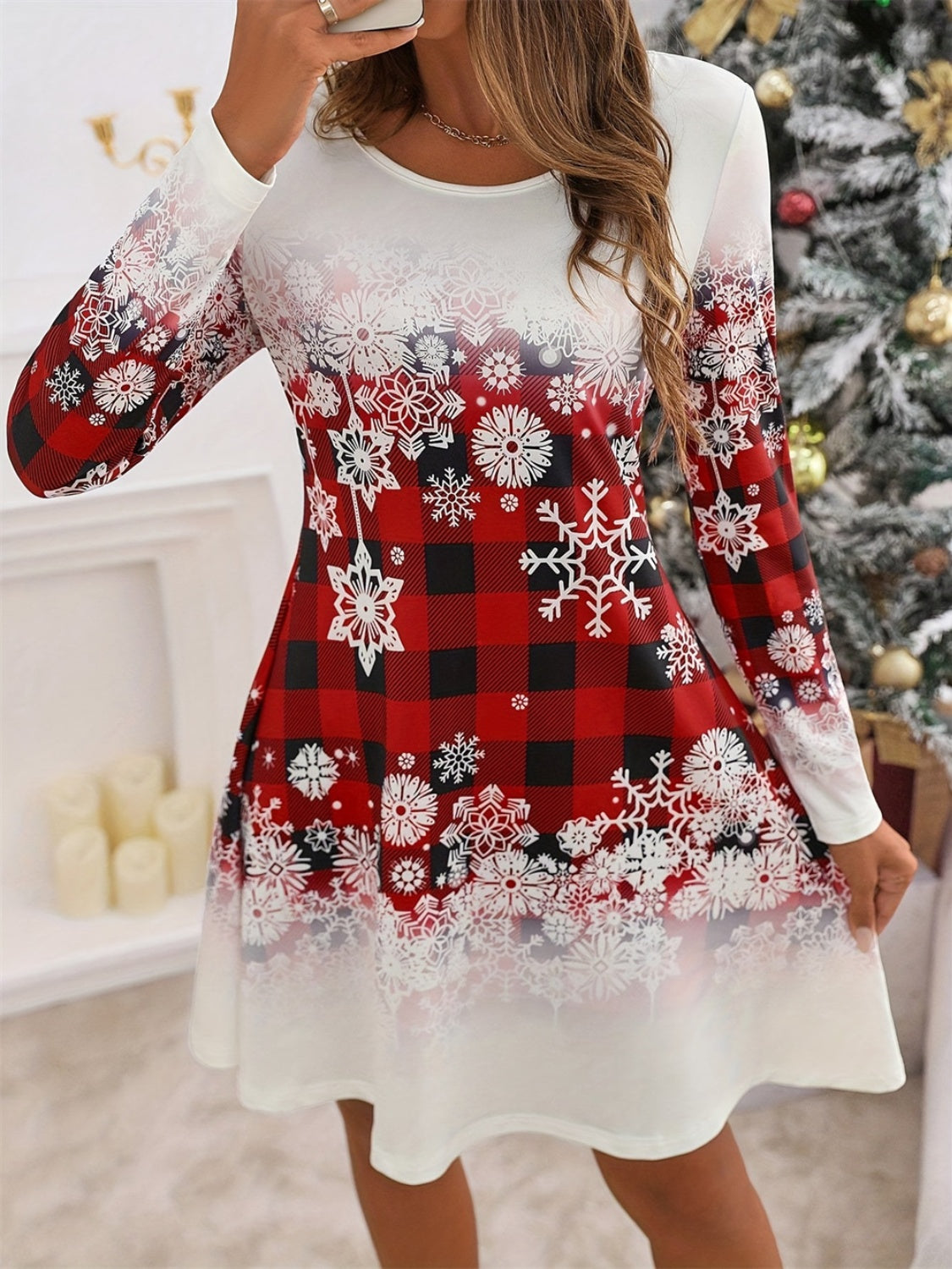 Aura Stylo - Snowflakes Plaid Round Neck Long Sleeve Dress