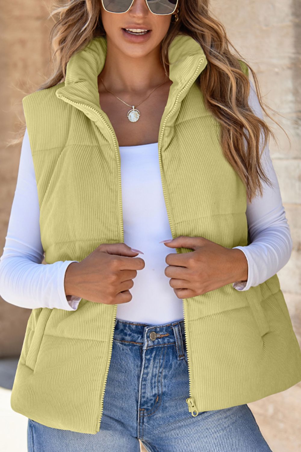 Aura Stylo - Zip Up Turtleneck Vest Coat