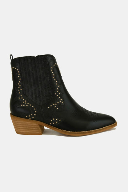 Aura Stylo - Beast Fashion Studded Detail Point Toe Boots