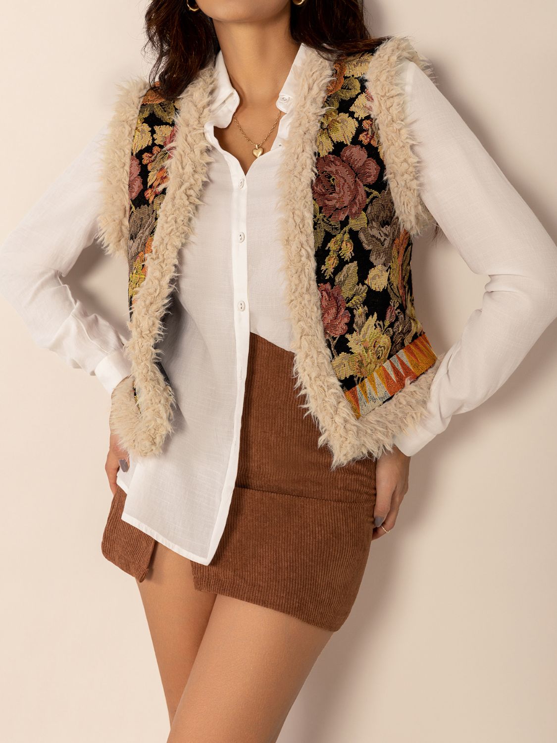 Aura Stylo - Embroidered Fuzzy Trim Open Front Vest Coat