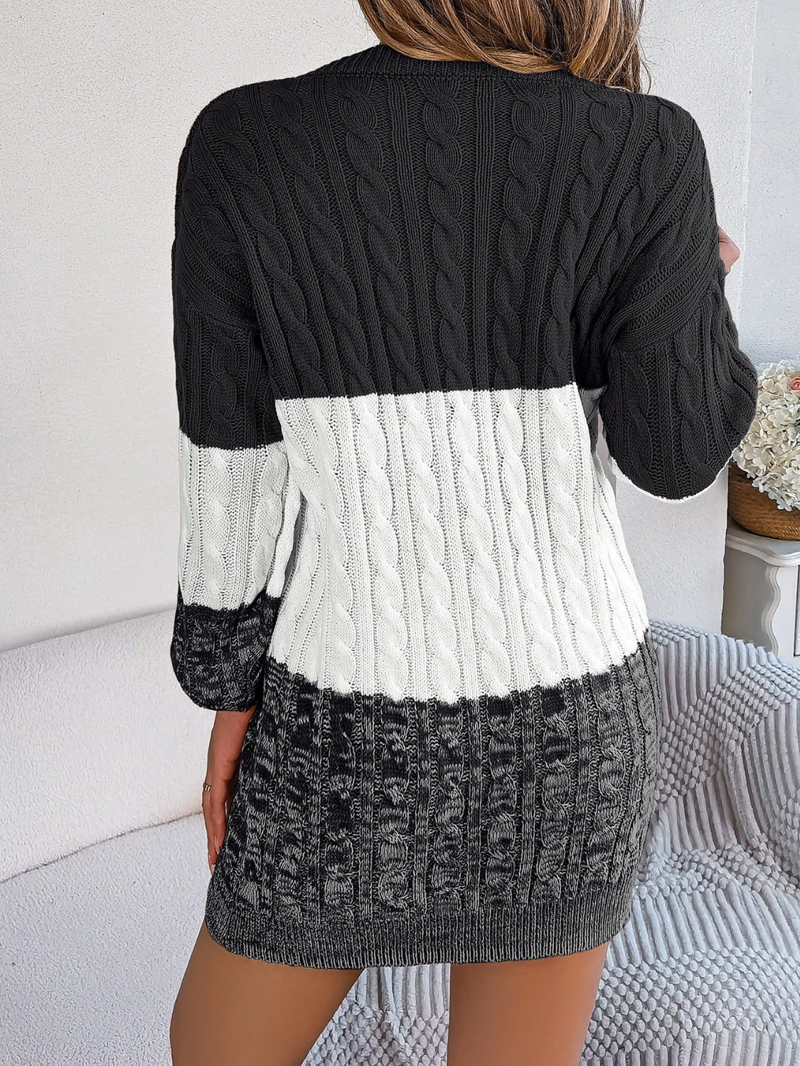 Aura Stylo - Cable-Knit Round Neck Color Block Sweater Dress