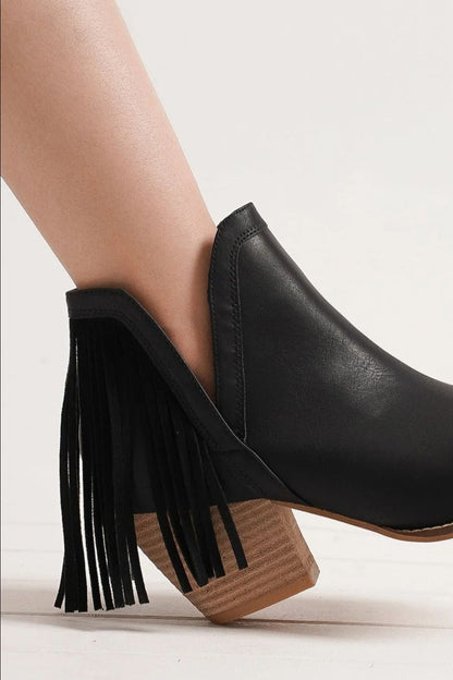 Aura Stylo - Beast Fashion Fringe Side V-Cut Ankle Booties