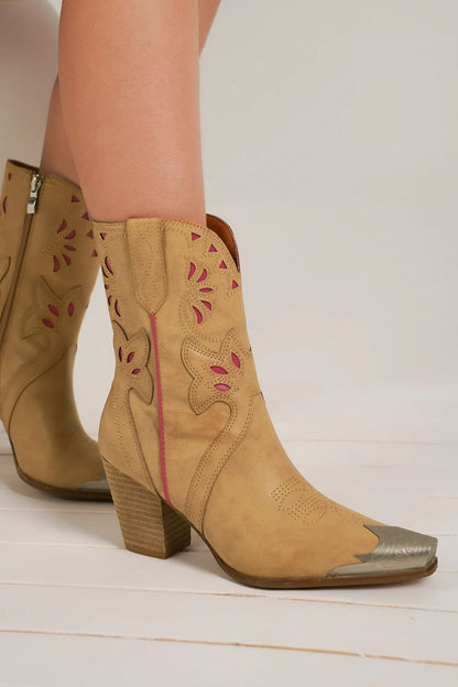 Aura Stylo - Beast Fashion Cut-Out Floral Embroidery Boots