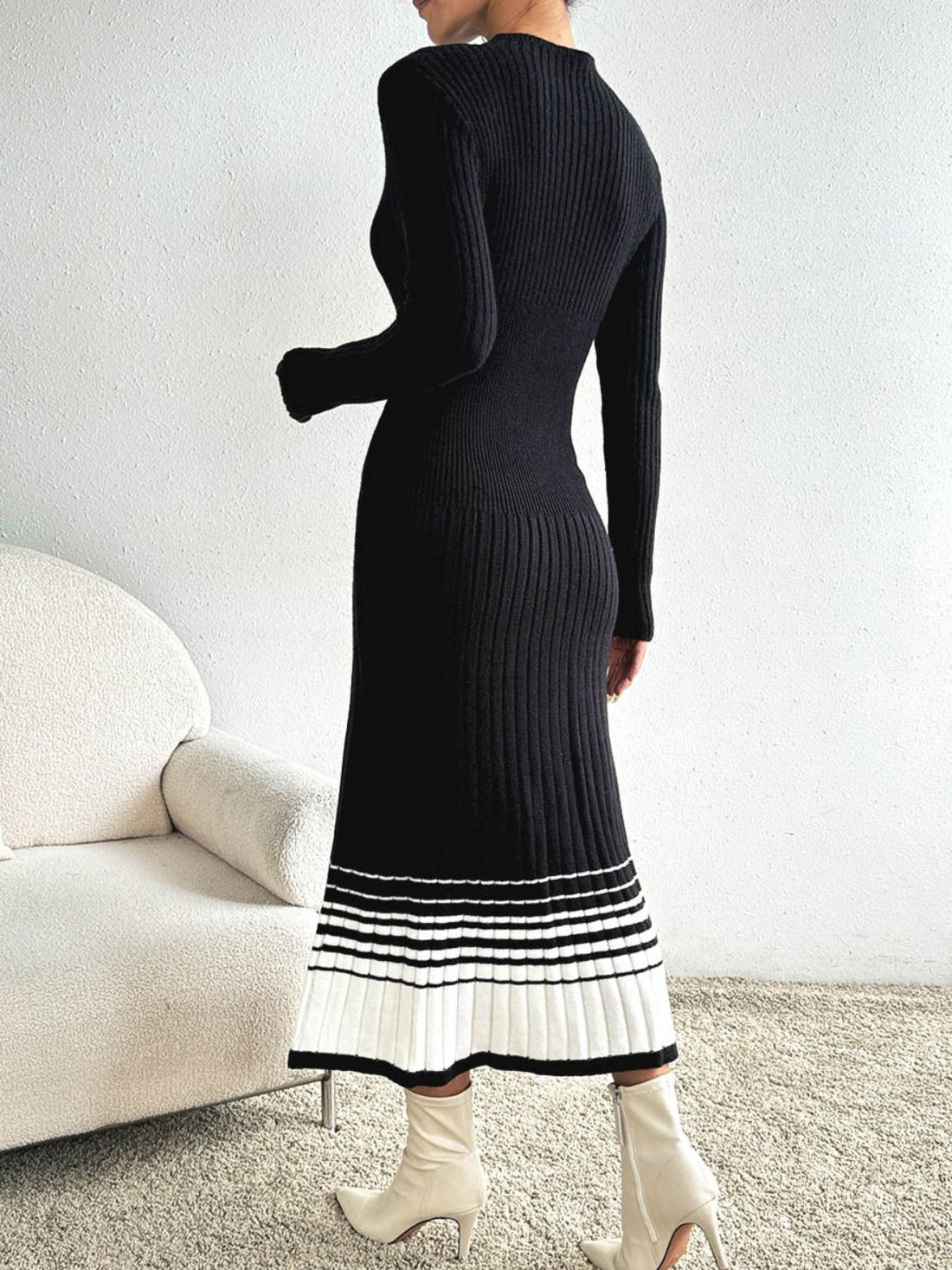 Aura Stylo - Contrast Mock Neck Long Sleeve Sweater Dress