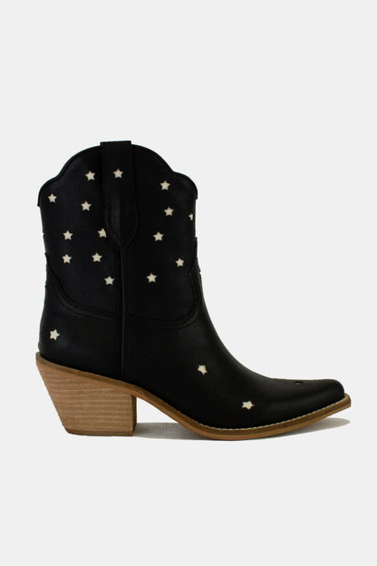 Aura Stylo - Beast Fashion Faux Leather Star-Shaped Cutouts Point Toe Boots