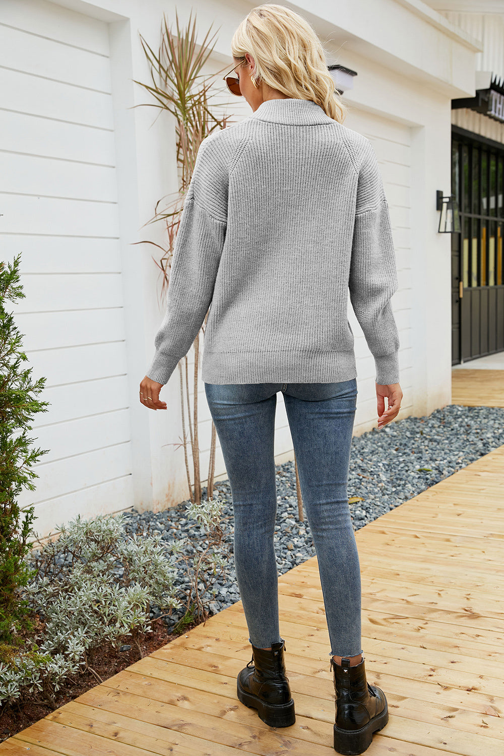 Aura Stylo - Quarter-Zip Collared Neck Sweater